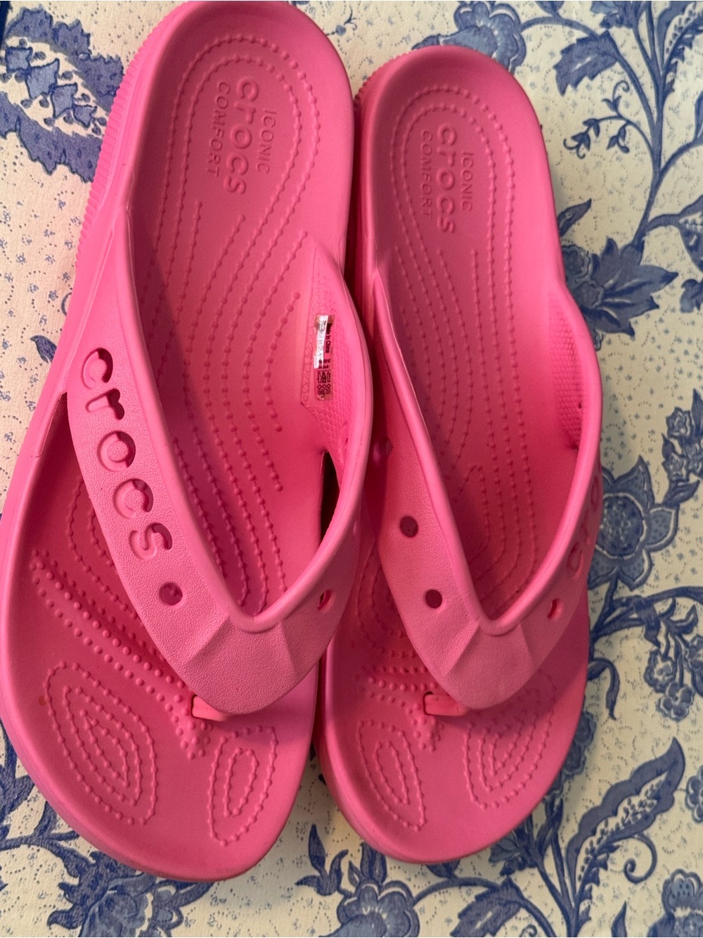 CROCS Baya ll Woman’s Flip Flops Size8 everyday Summer Comfort Pink